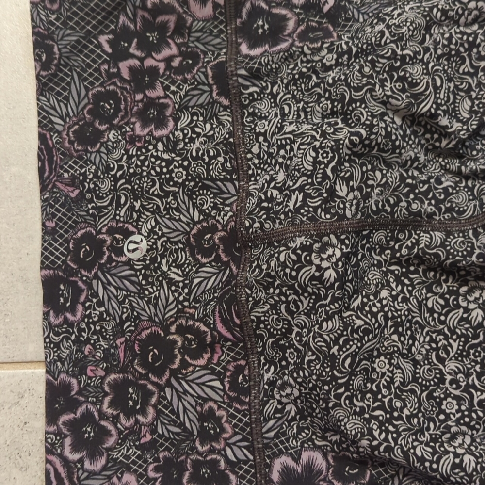 Lululemon - Picture 2 of 4